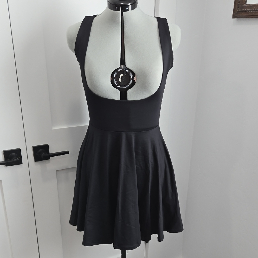 Reversable Black Sleeveless Pockets! Dress